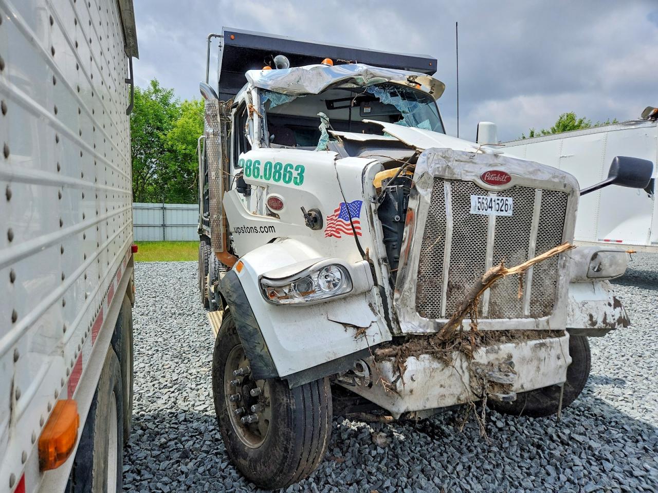 Salvage Peterbilt 567 Image