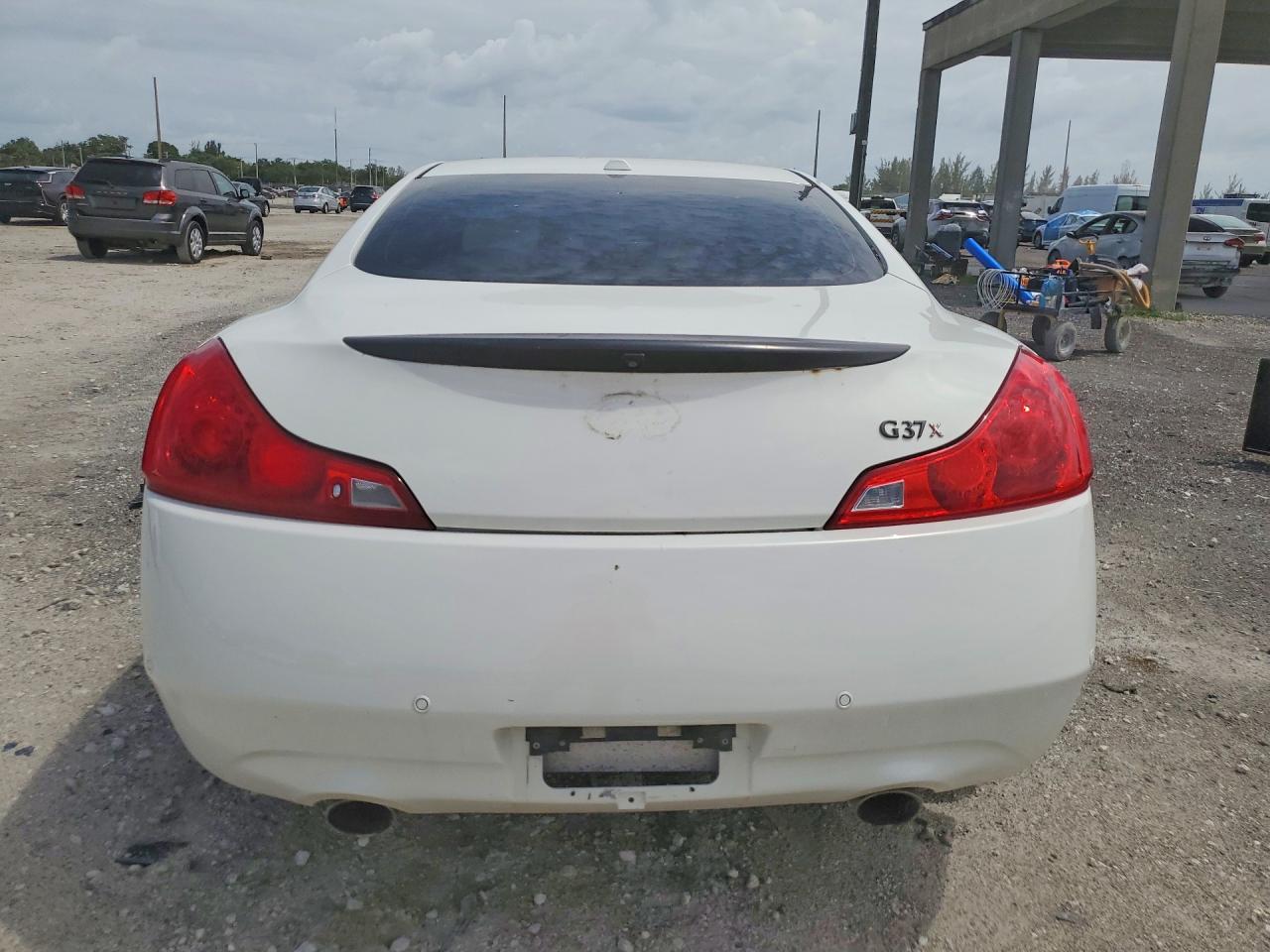 INFINITI G37 X