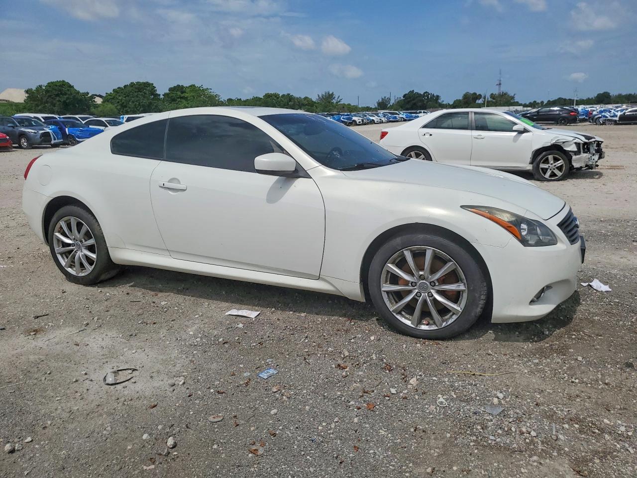 INFINITI G37 X