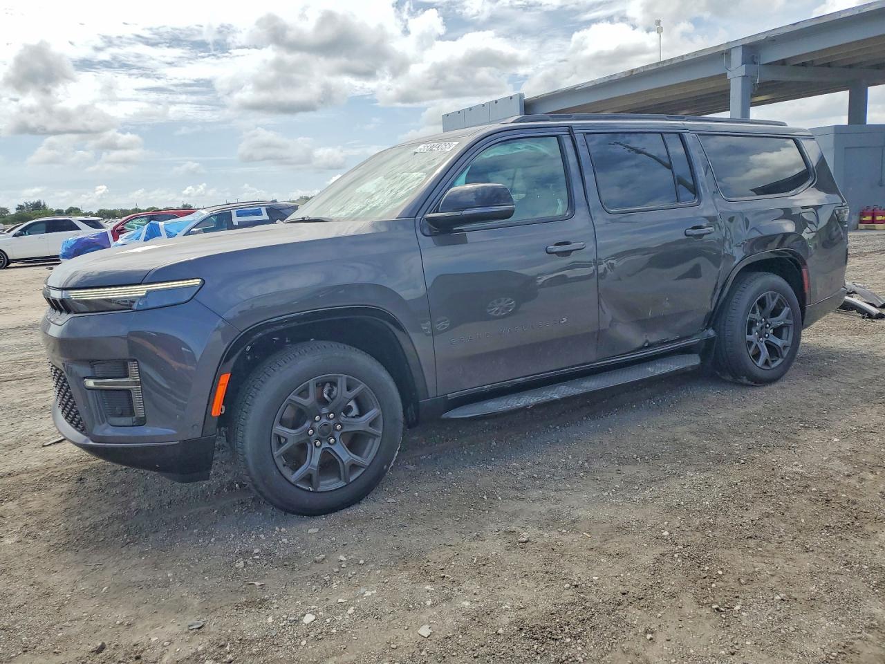 Salvage Jeep Grand Wagoneer Image