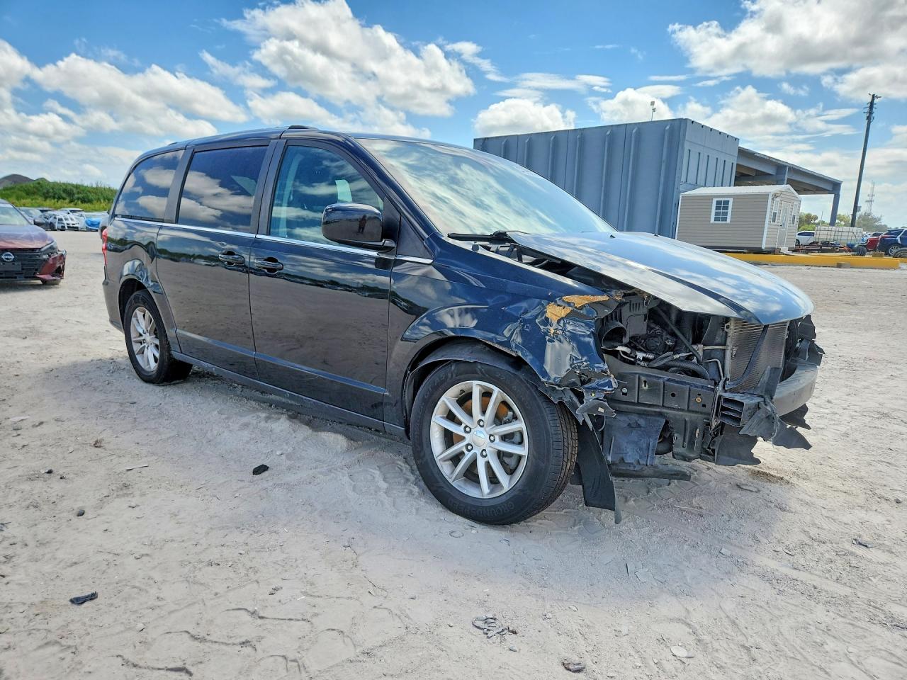 Dodge Caravan Sxt