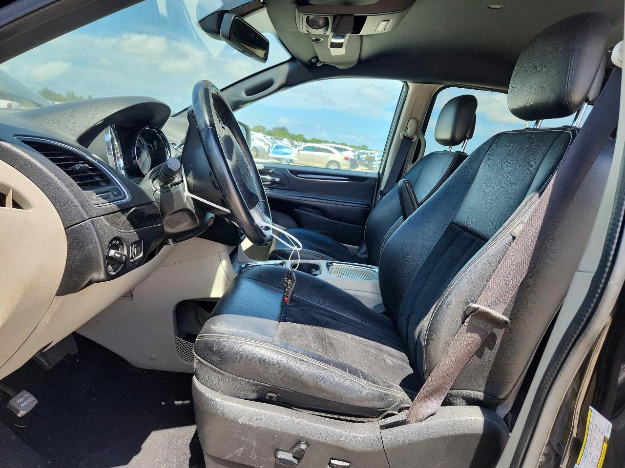 Dodge Caravan Sxt