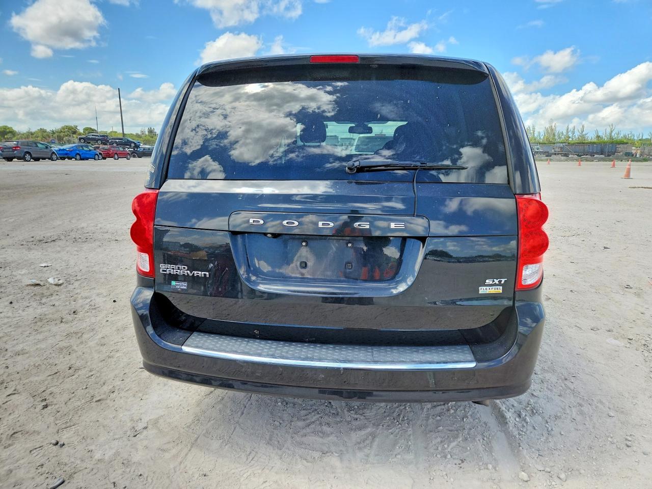 Dodge Caravan Sxt