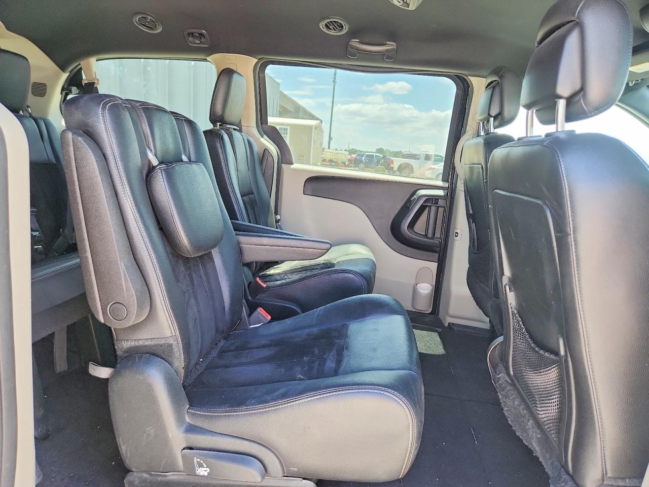 Dodge Caravan Sxt