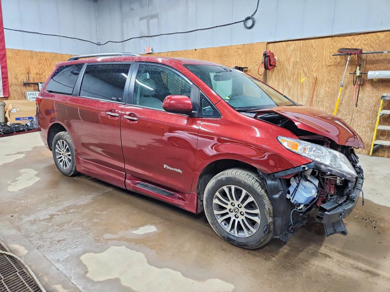 Toyota Sienna Xle 8-passenger