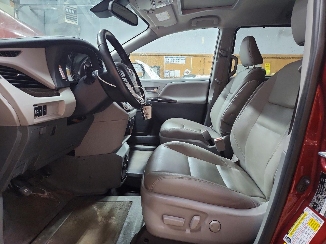 Toyota Sienna Xle 8-passenger