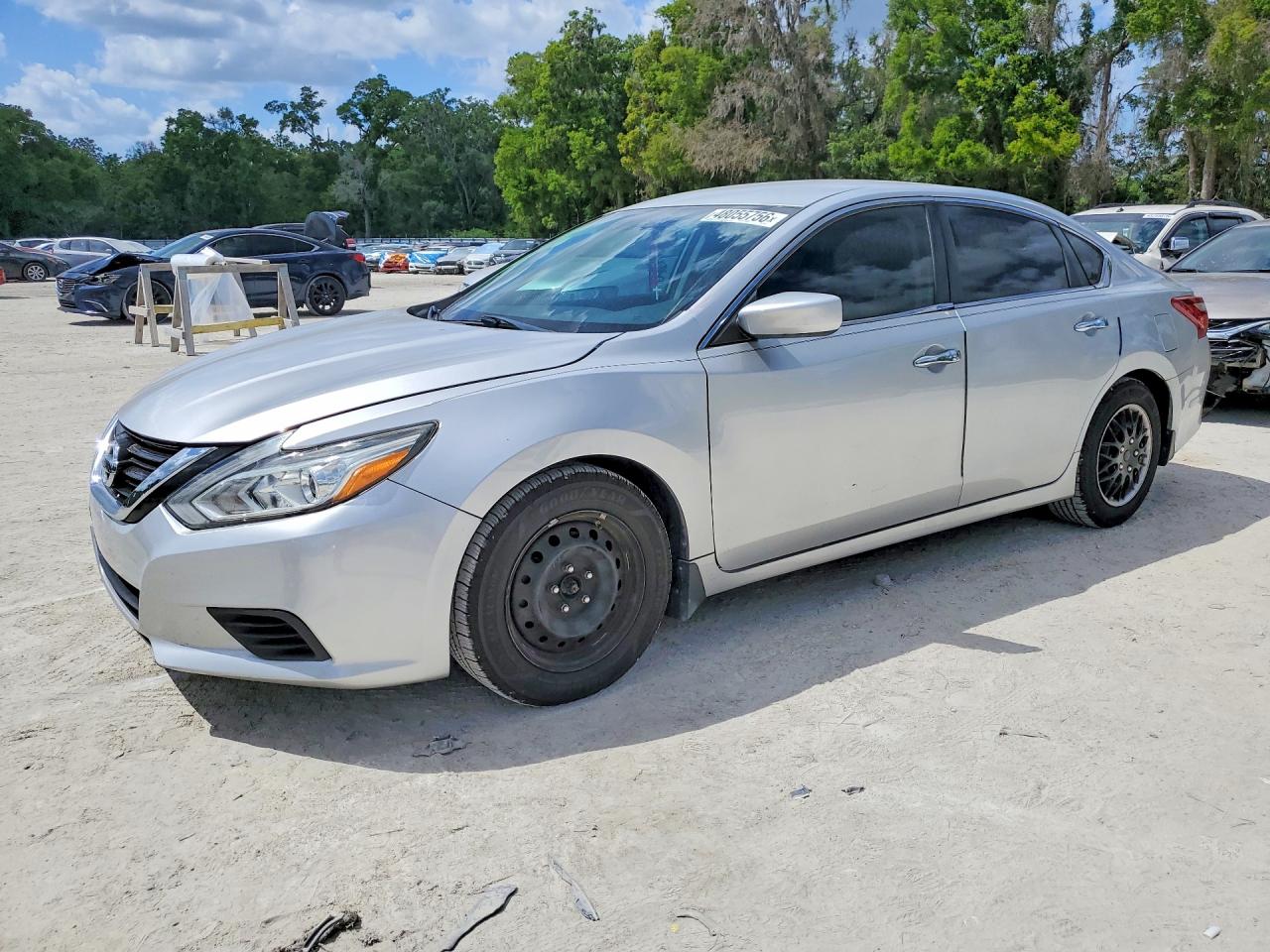 Salvage Nissan Altima Image