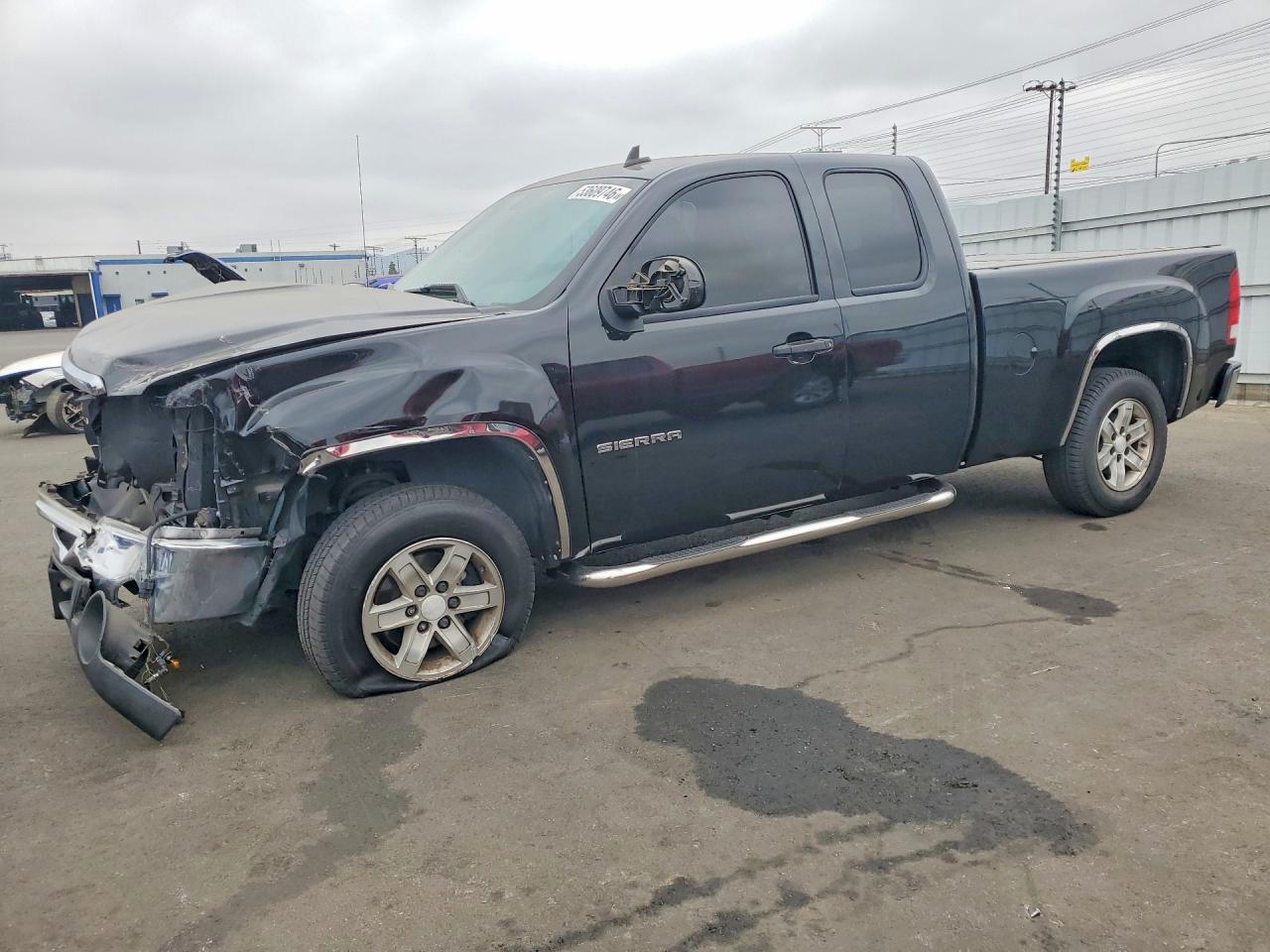 Salvage GMC Sierra Image