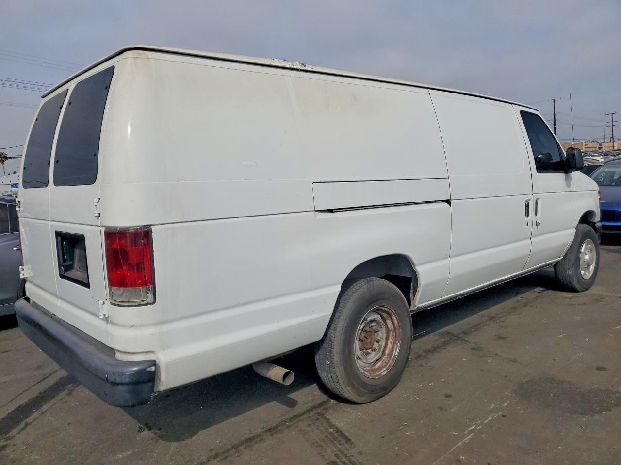 Ford Econoline E350 Super Duty Van