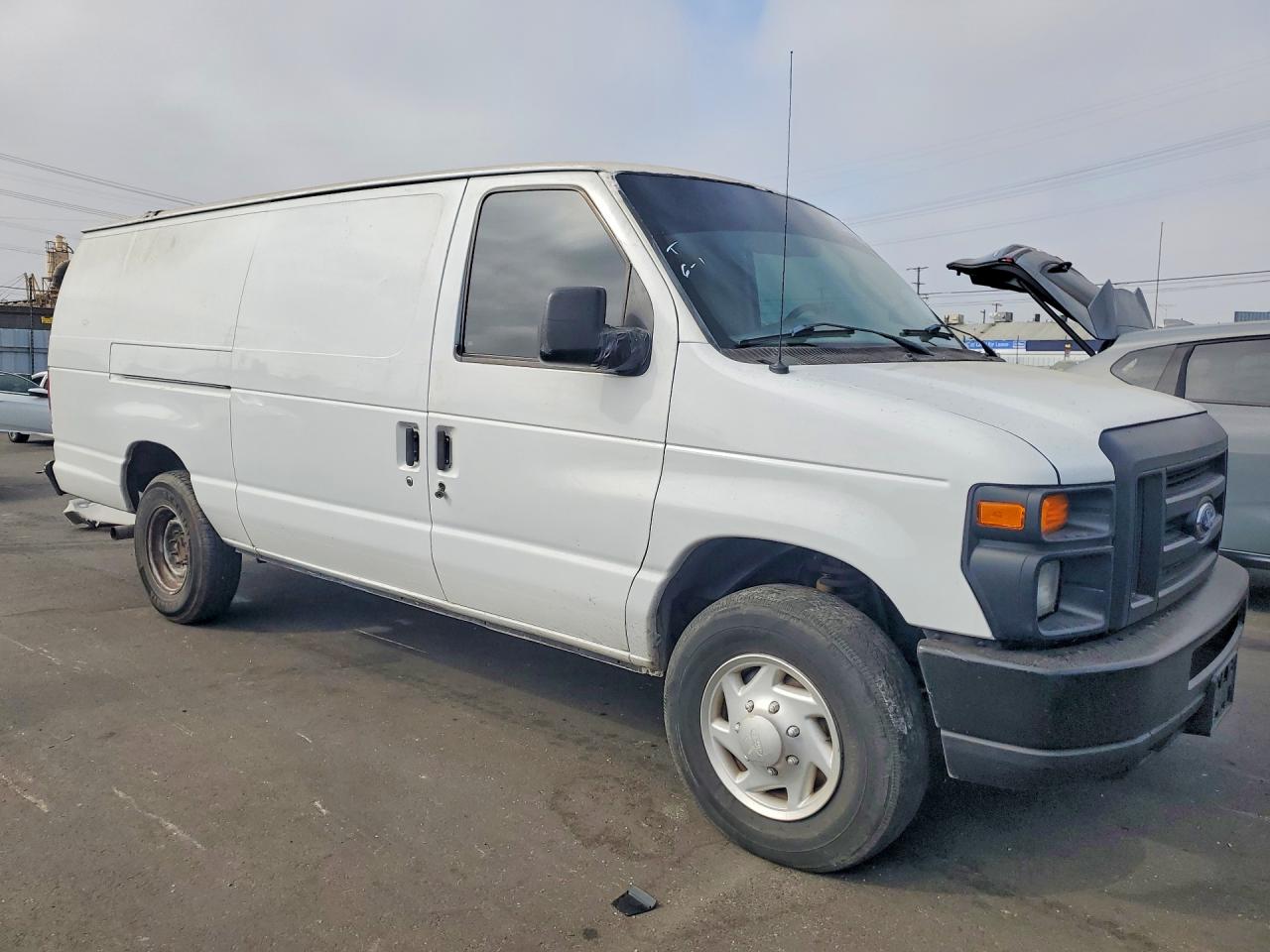 Ford Econoline E350 Super Duty Van