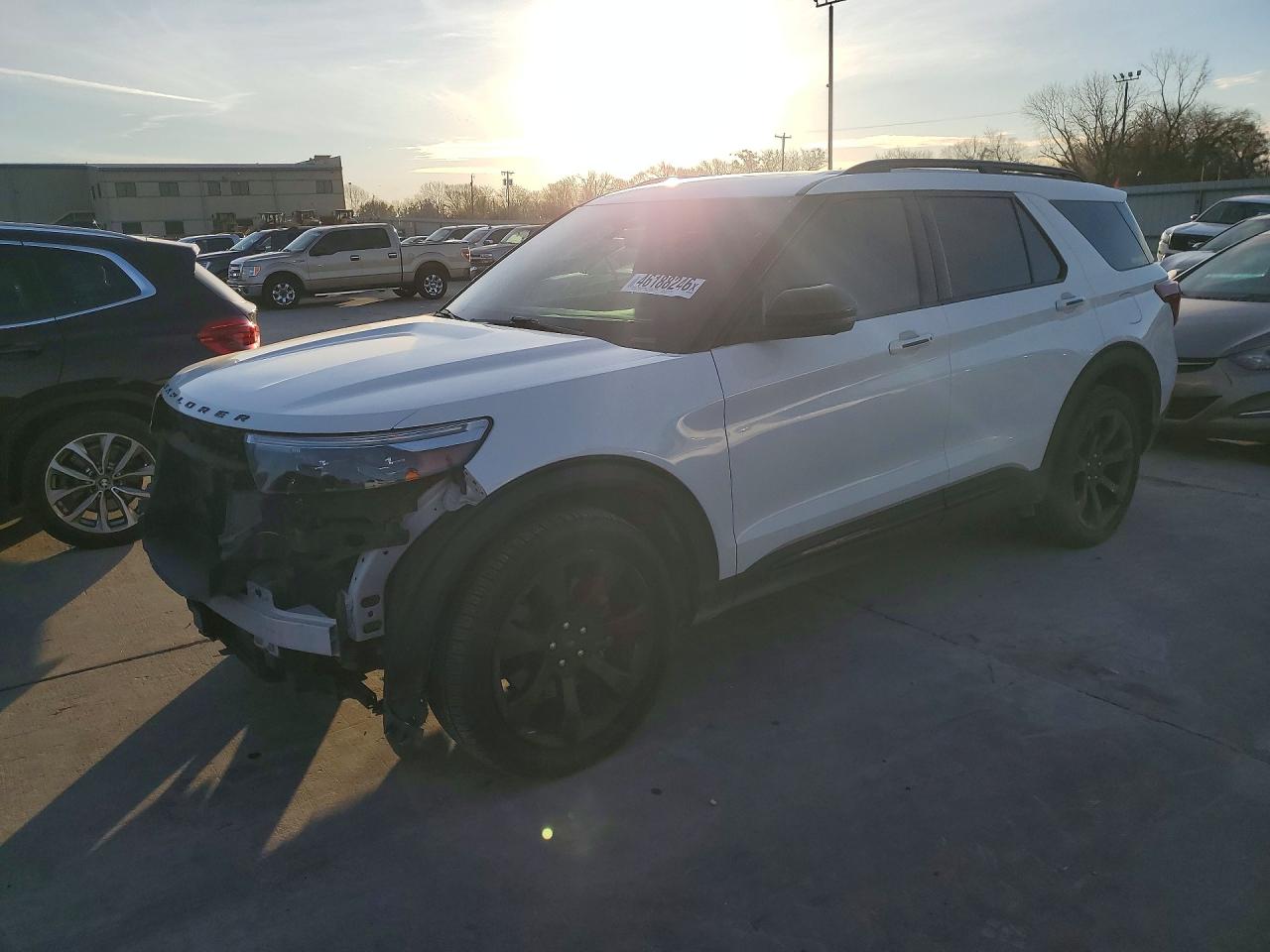 Salvage Ford Explorer Image