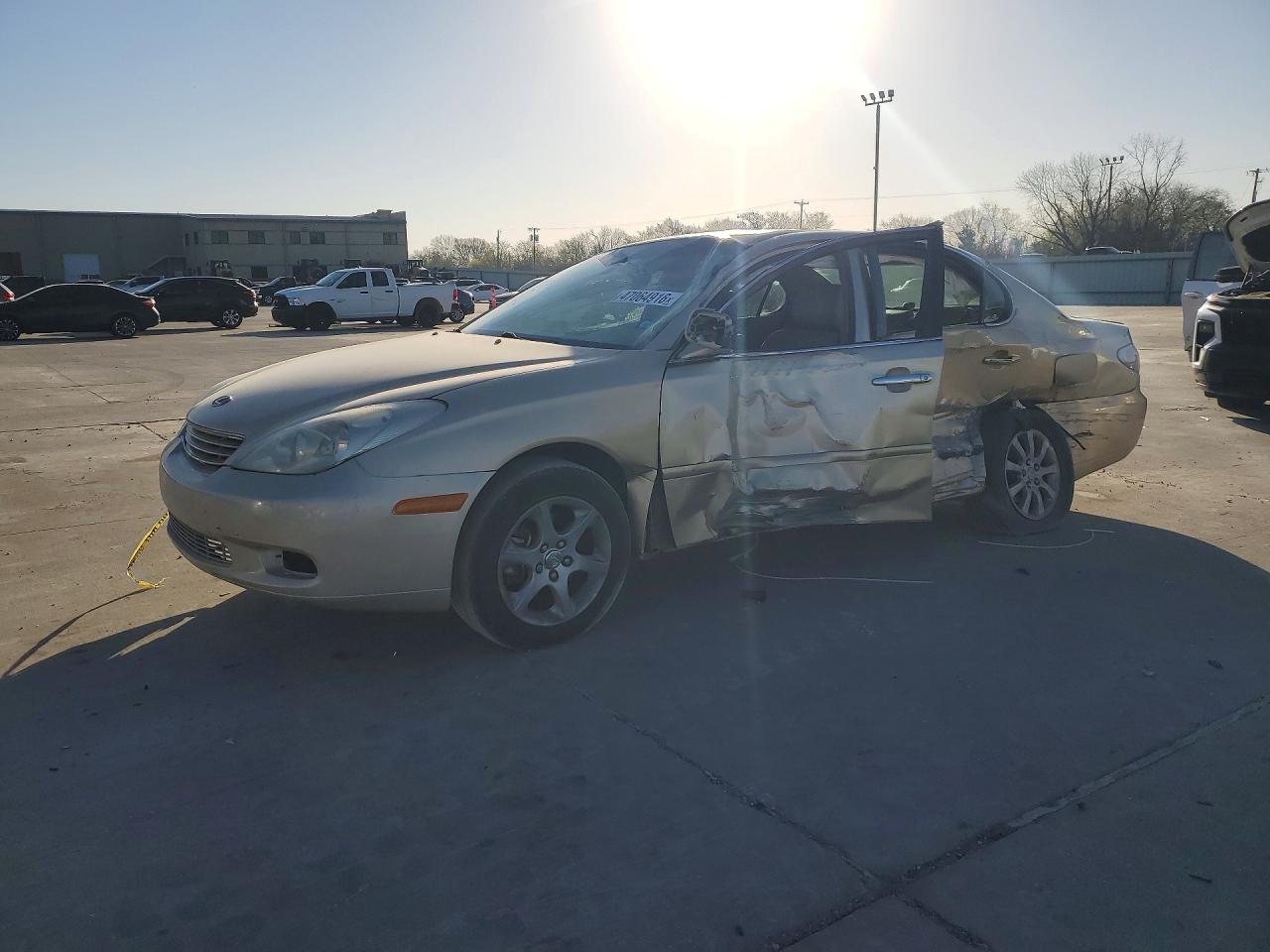 Salvage Lexus Es Image