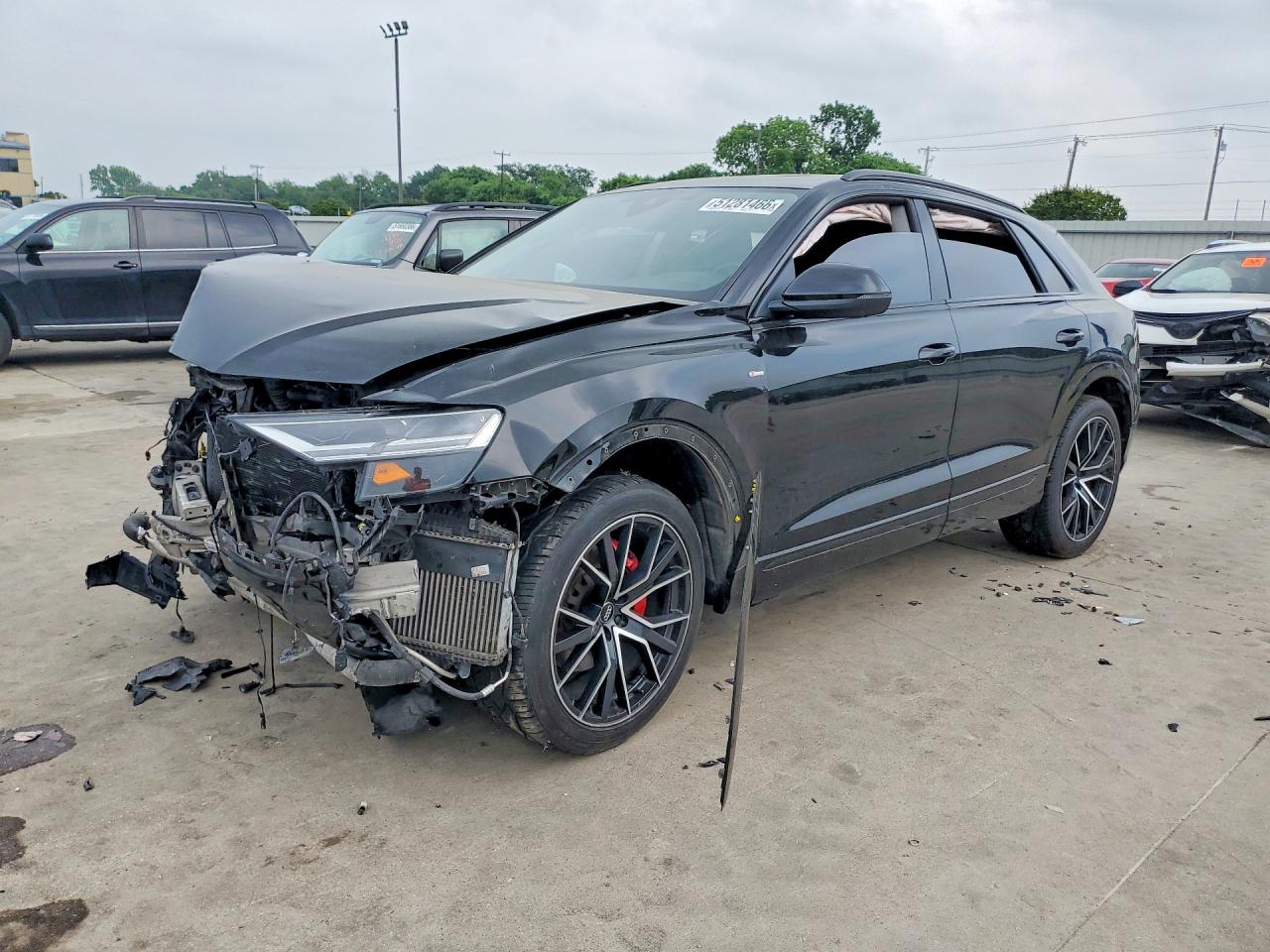Salvage Audi Q8 Image
