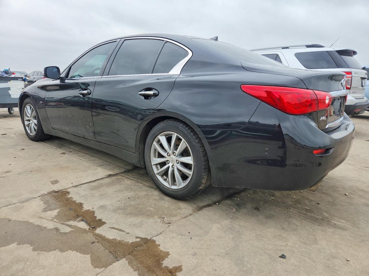 INFINITI Q50 Base