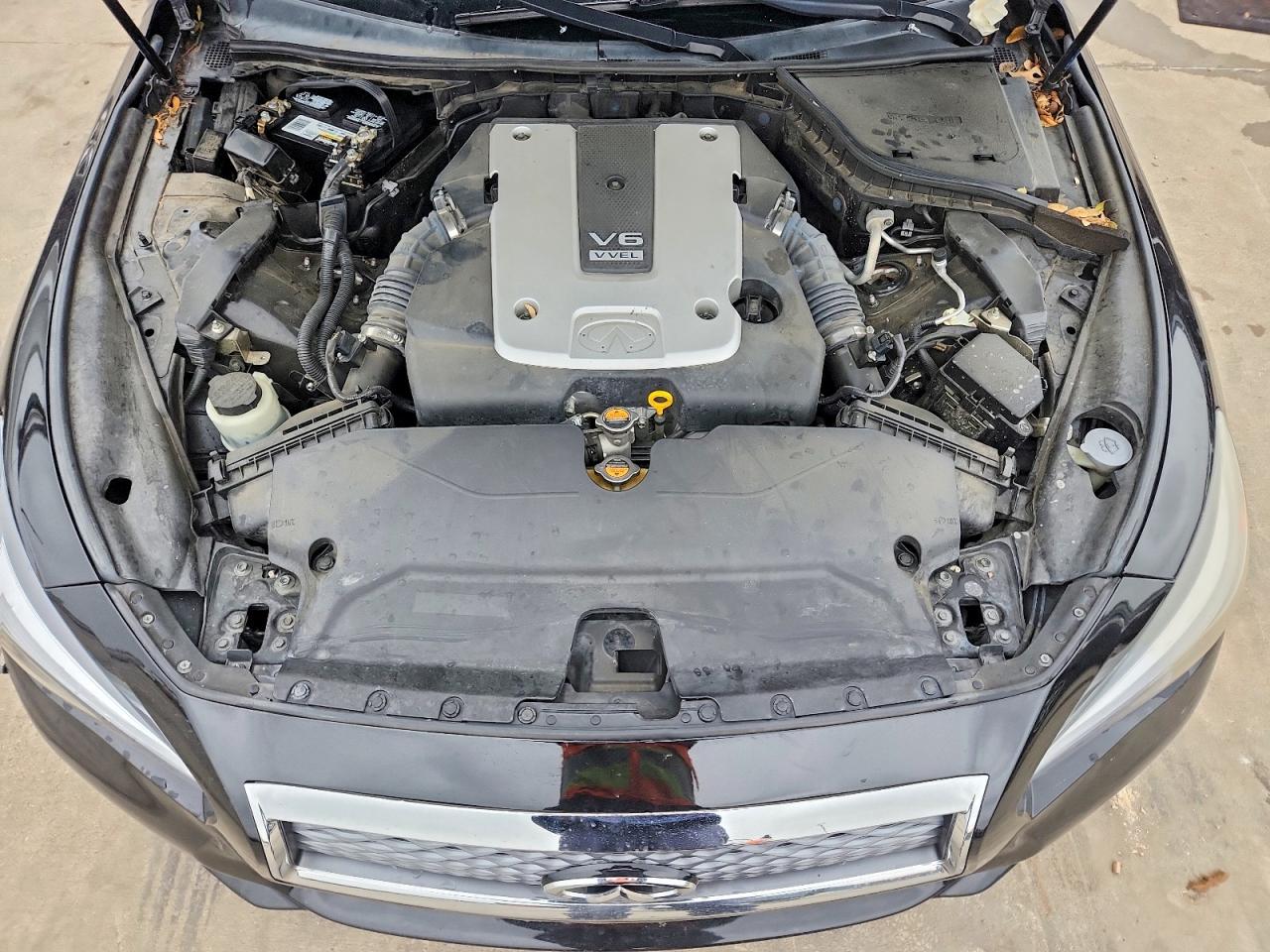 INFINITI Q50 Base