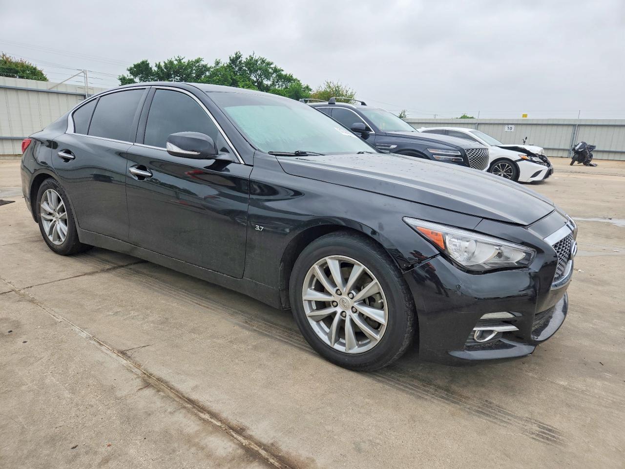 INFINITI Q50 Base
