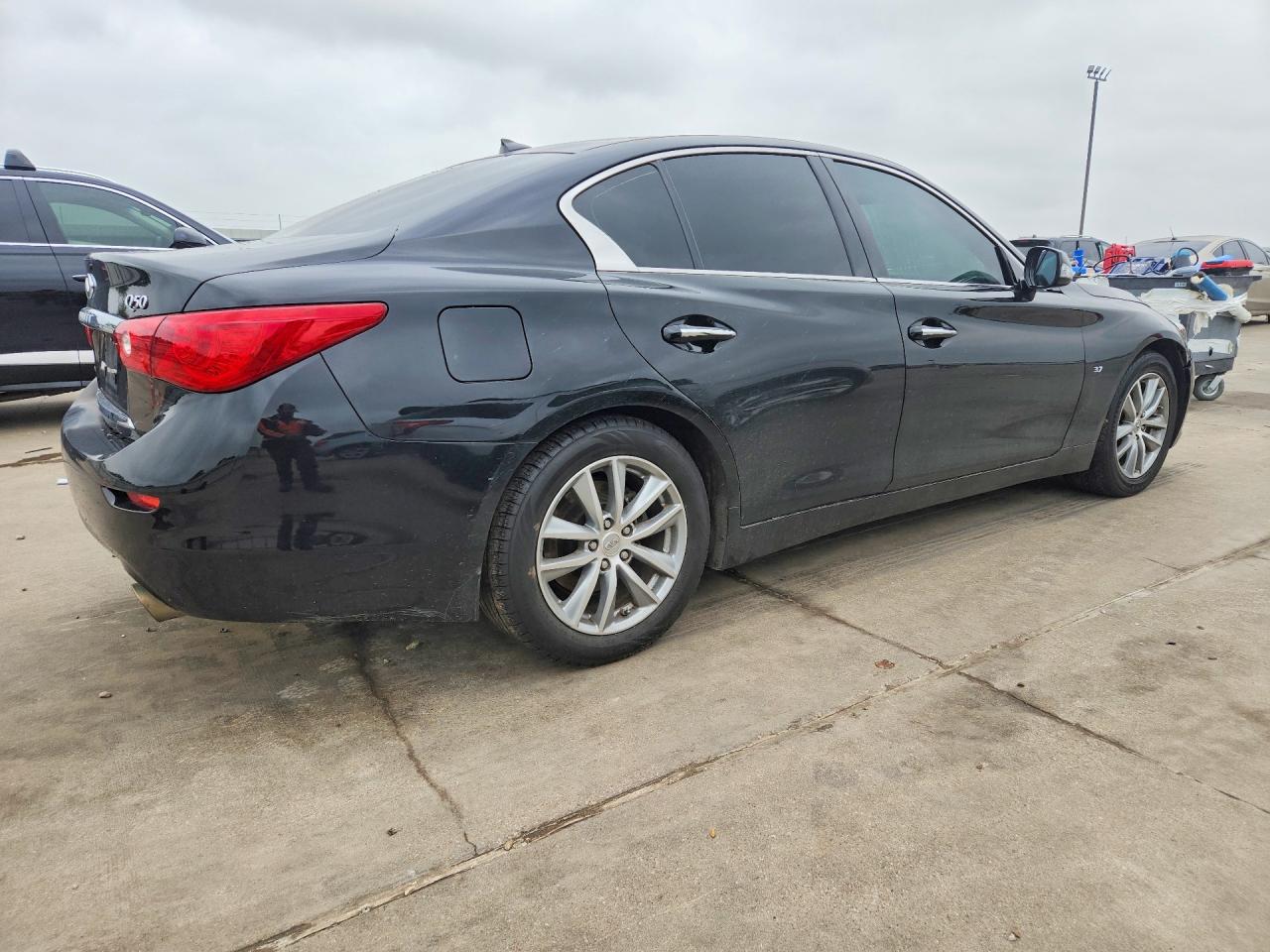 INFINITI Q50 Base