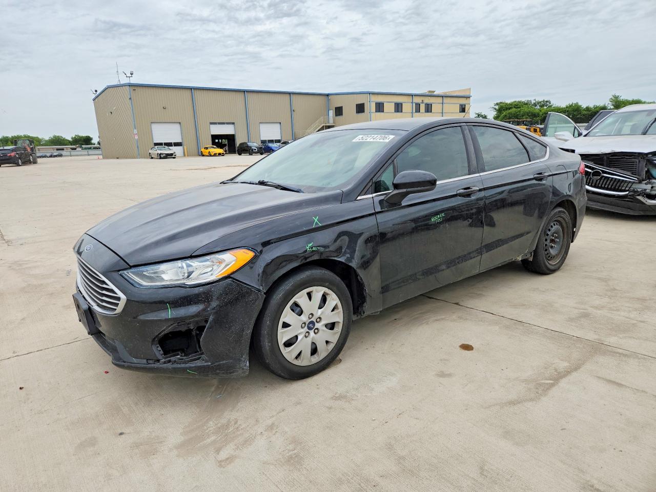 Salvage Ford Fusion Image