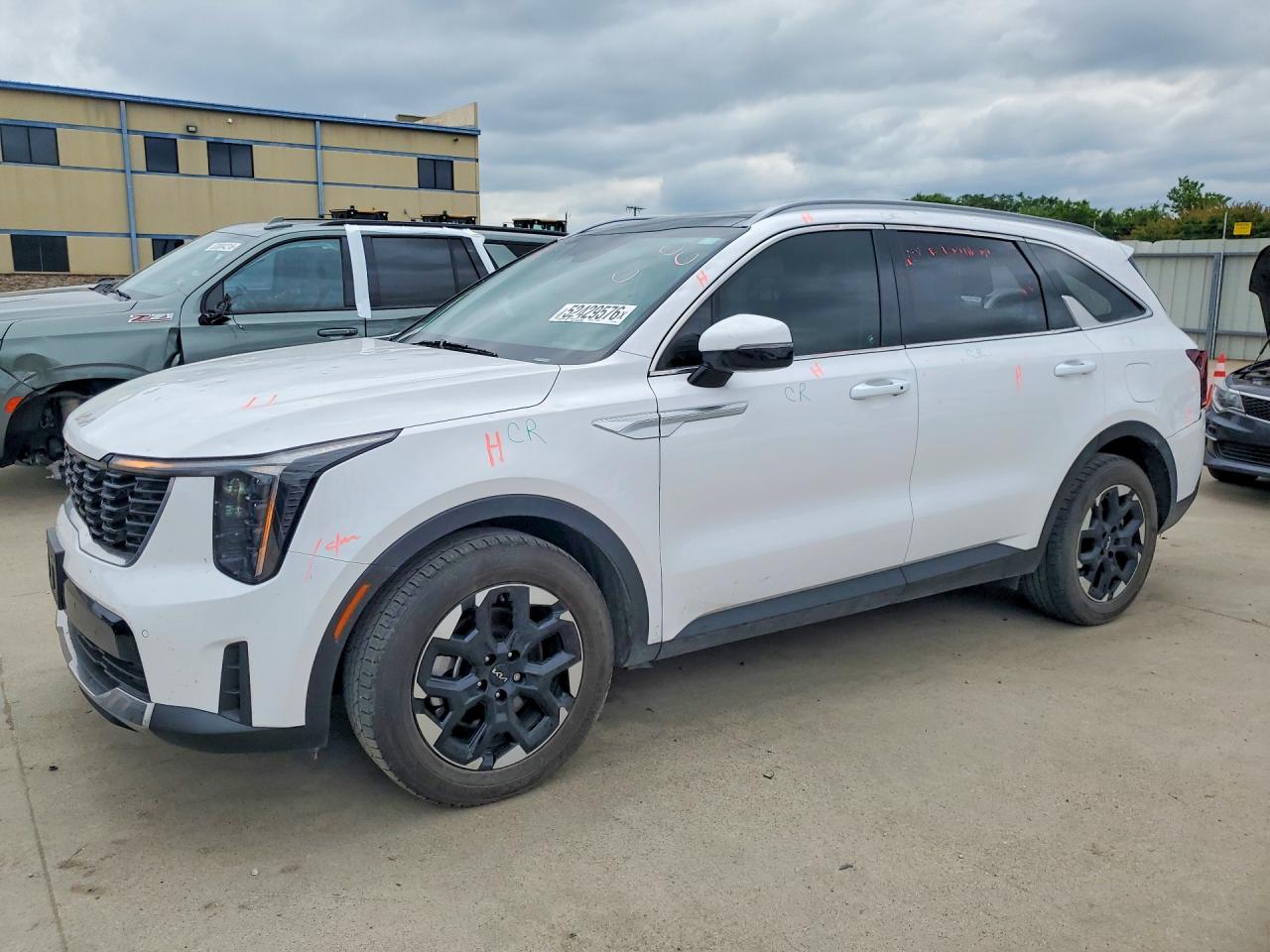 Salvage Kia Sorento Image
