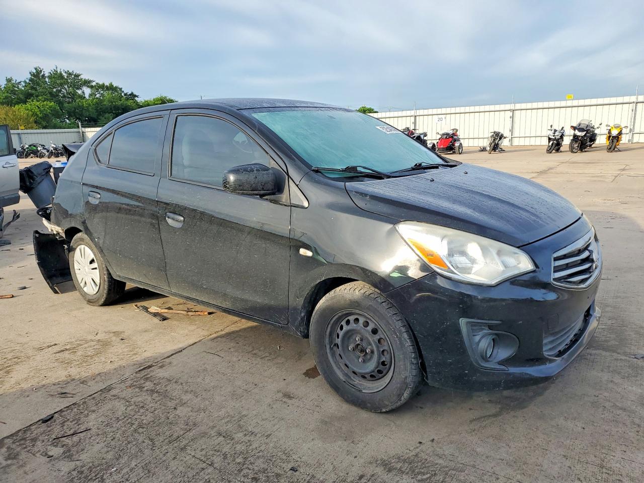 Mitsubishi Mirage G4 Es