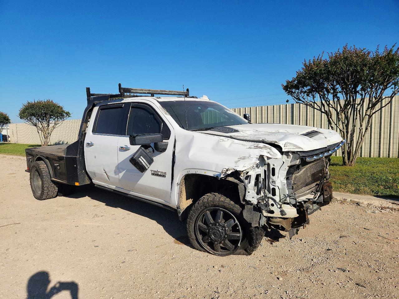Salvage Chevrolet Silverado Image