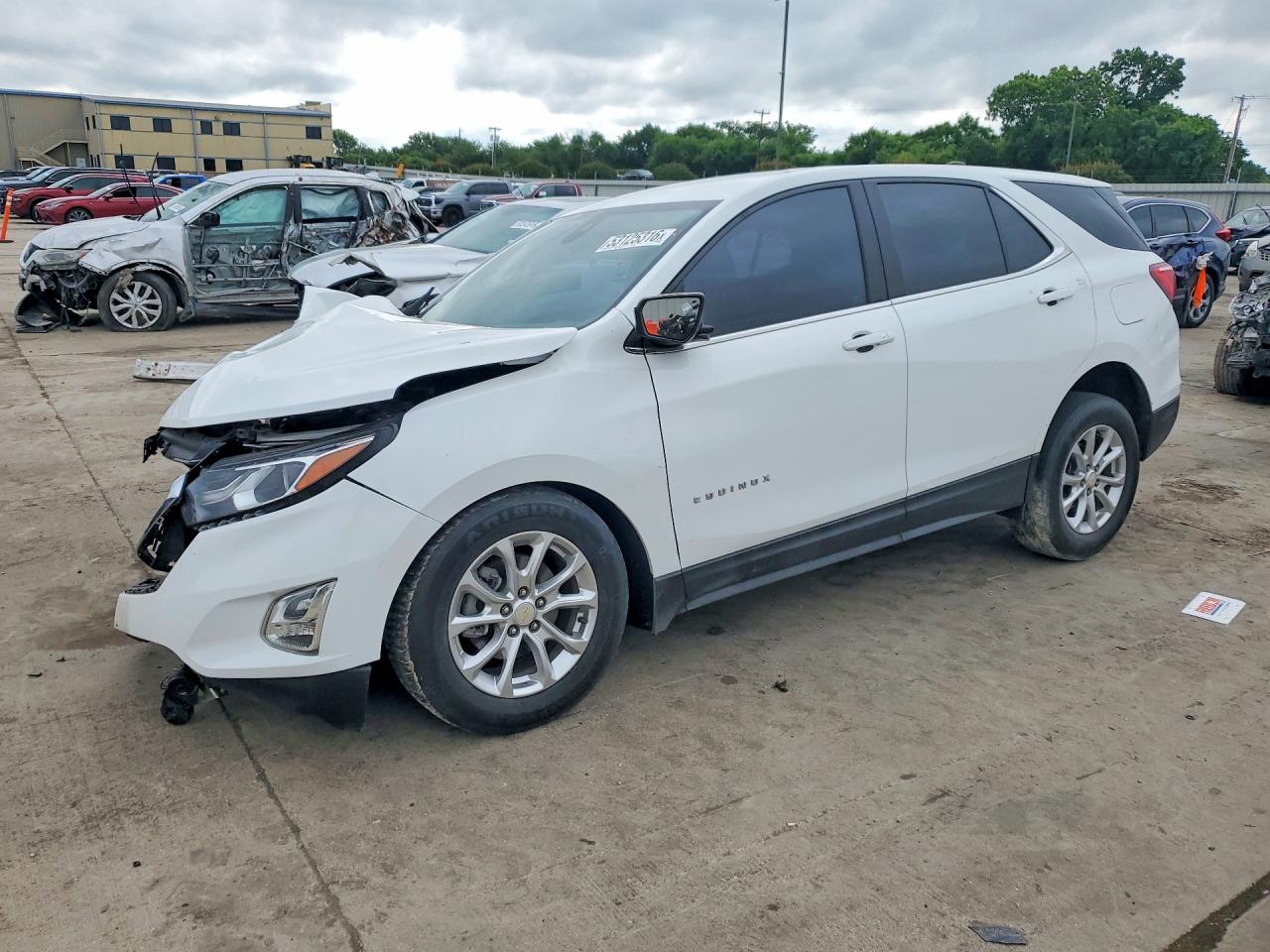 Salvage Chevrolet Equinox Image