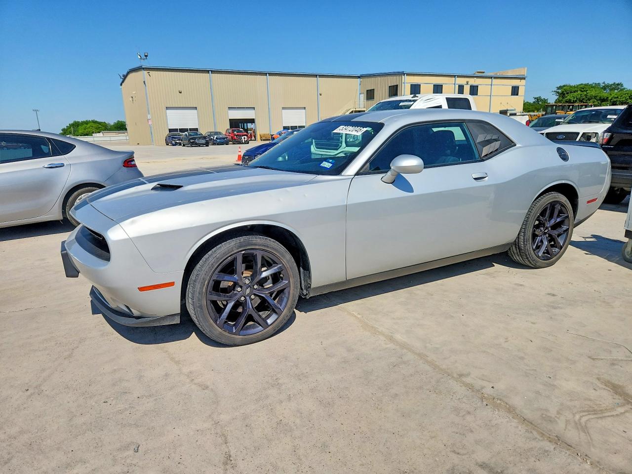 Salvage Dodge Challenger Image
