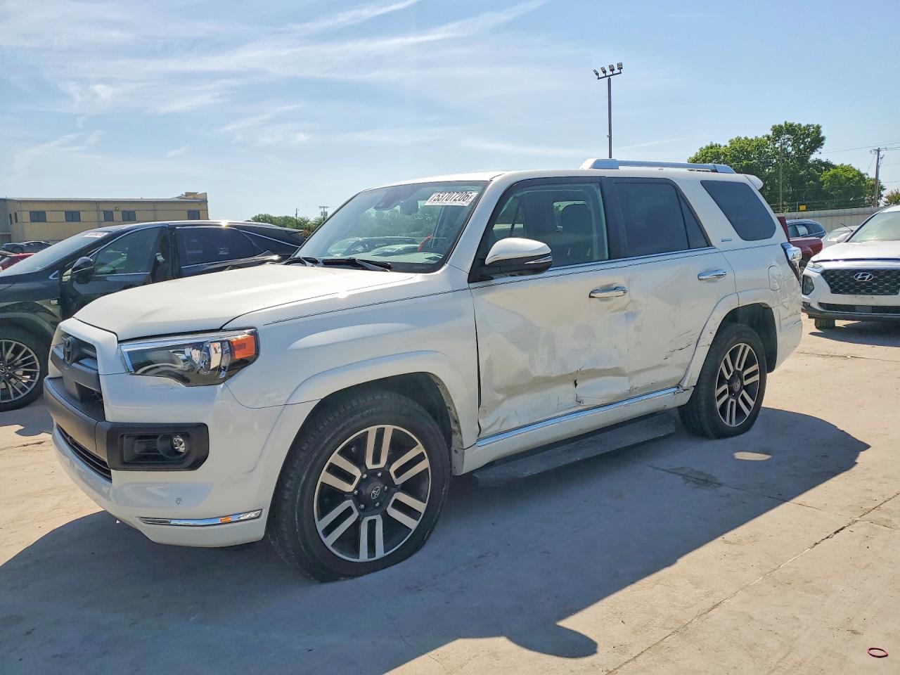 Salvage Toyota 4Runner Image