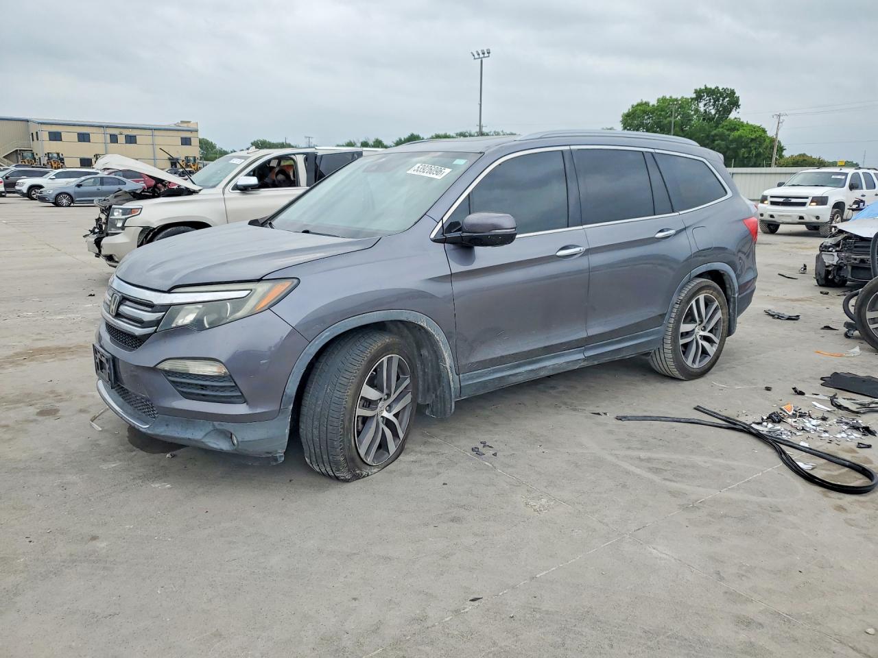 Salvage Honda Pilot Image