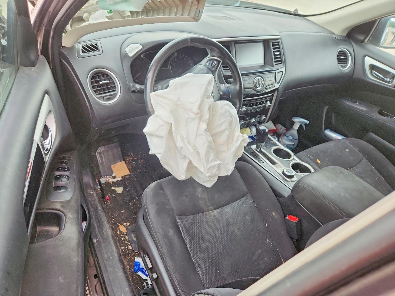 Nissan Pathfinder Sv