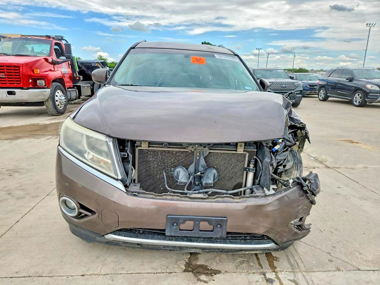 Nissan Pathfinder Sv