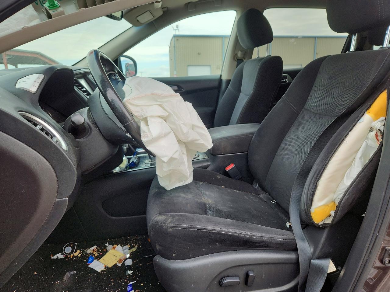 Nissan Pathfinder Sv