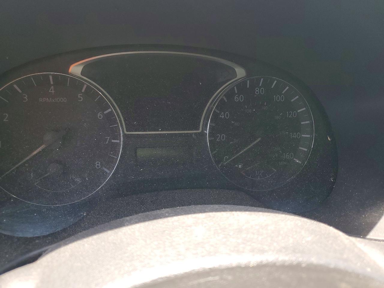 Nissan Pathfinder Sv