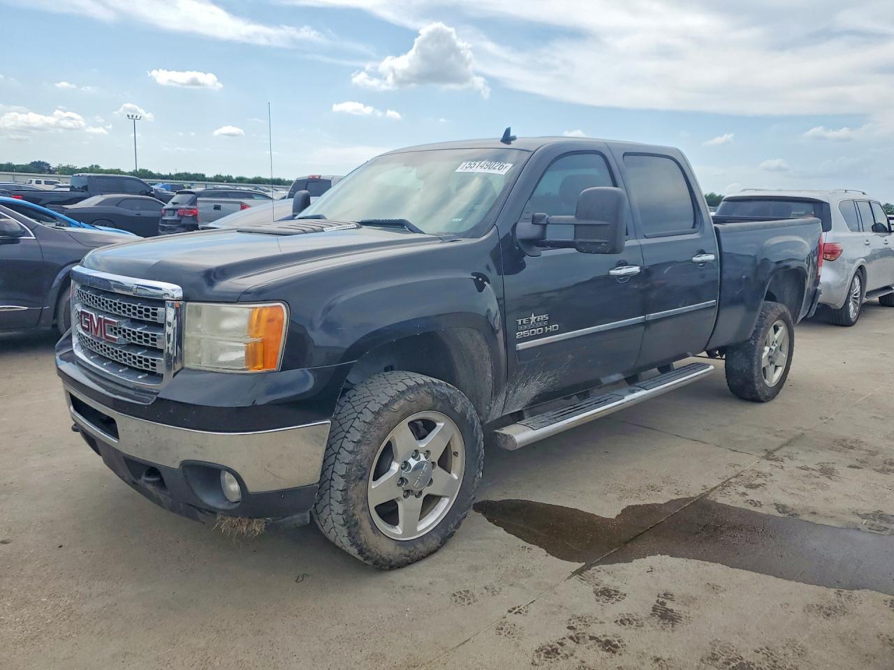 Salvage GMC Sierra Image