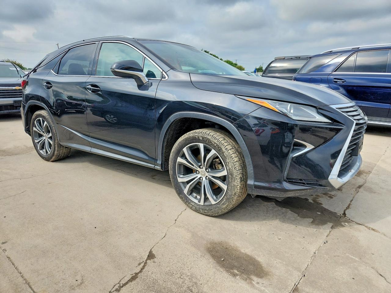 Lexus RX Base