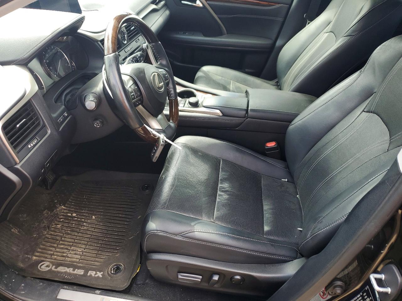 Lexus RX Base