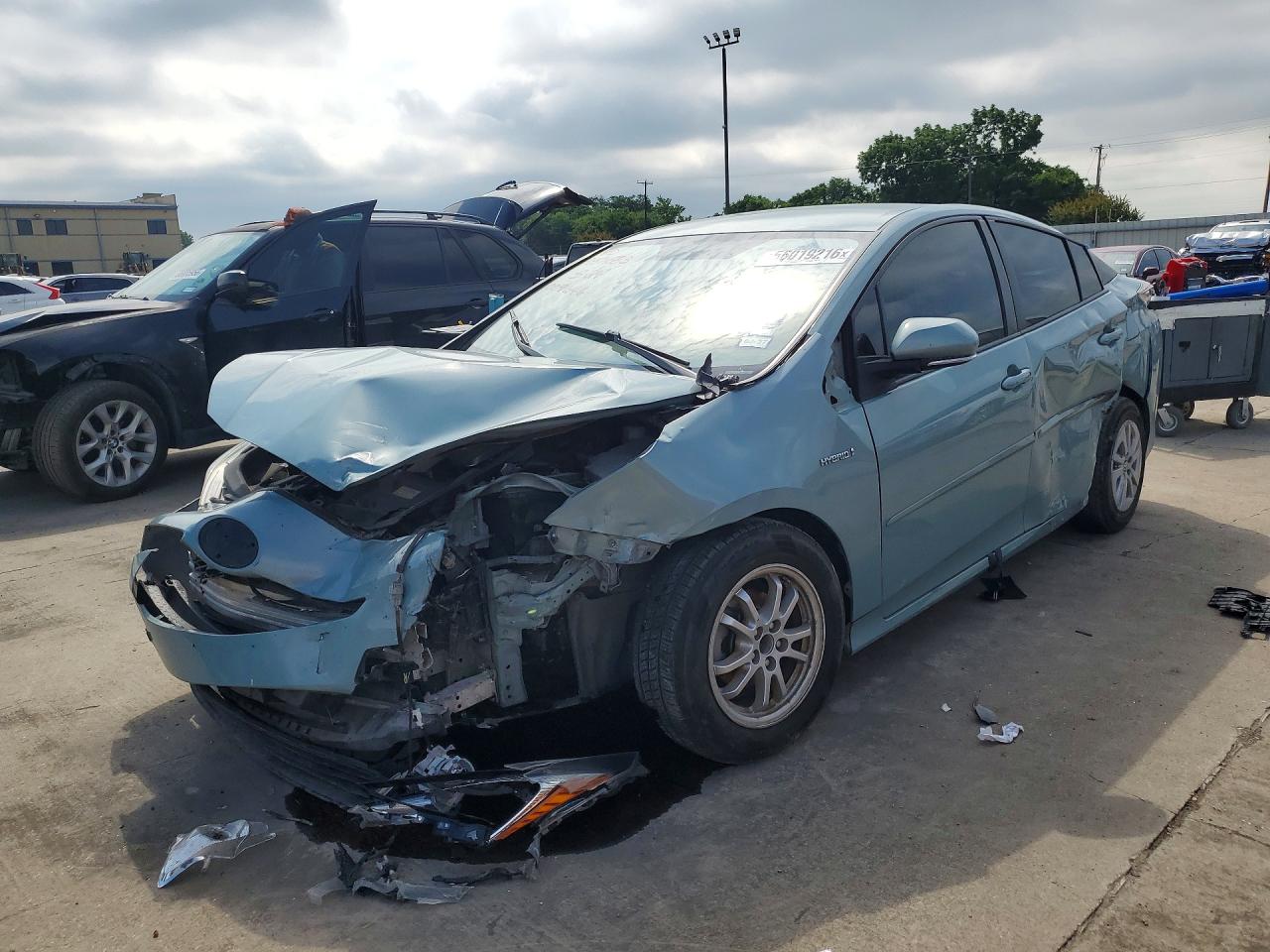 Salvage Toyota Prius Image