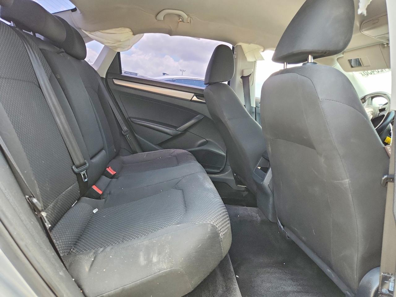 Volkswagen Passat S