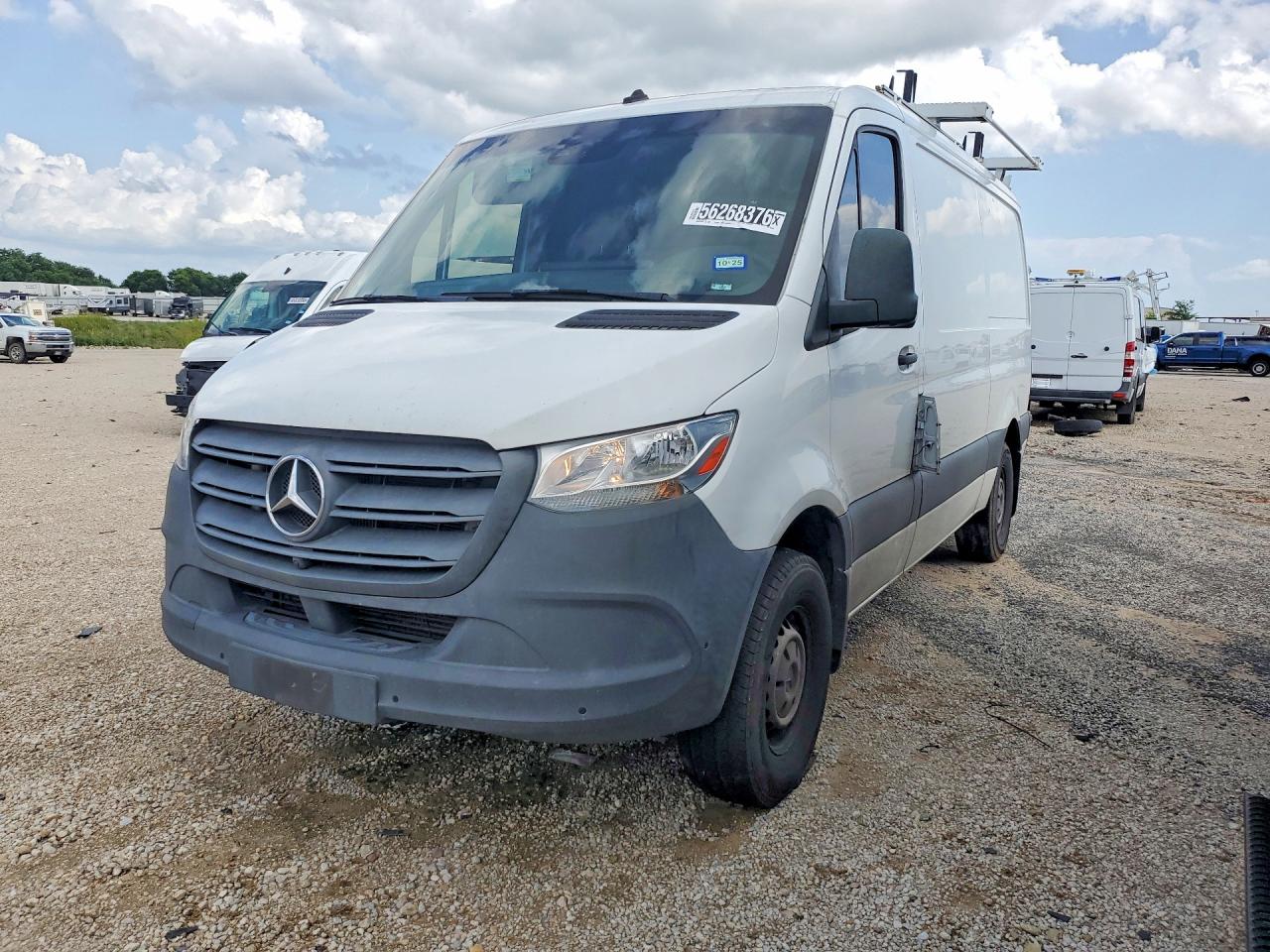 Salvage Mercedes-Benz Sprinter Image