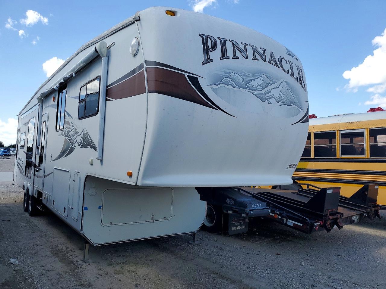 Salvage Jayco Trailers Image