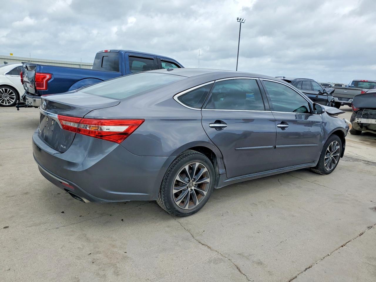 Toyota Avalon Xle