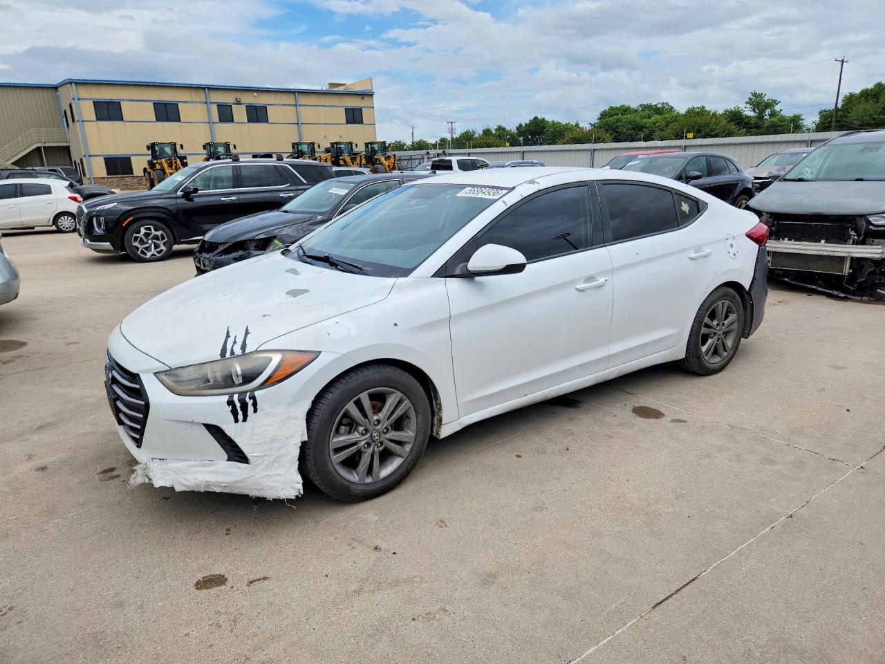 Salvage Hyundai ELANTRA Image