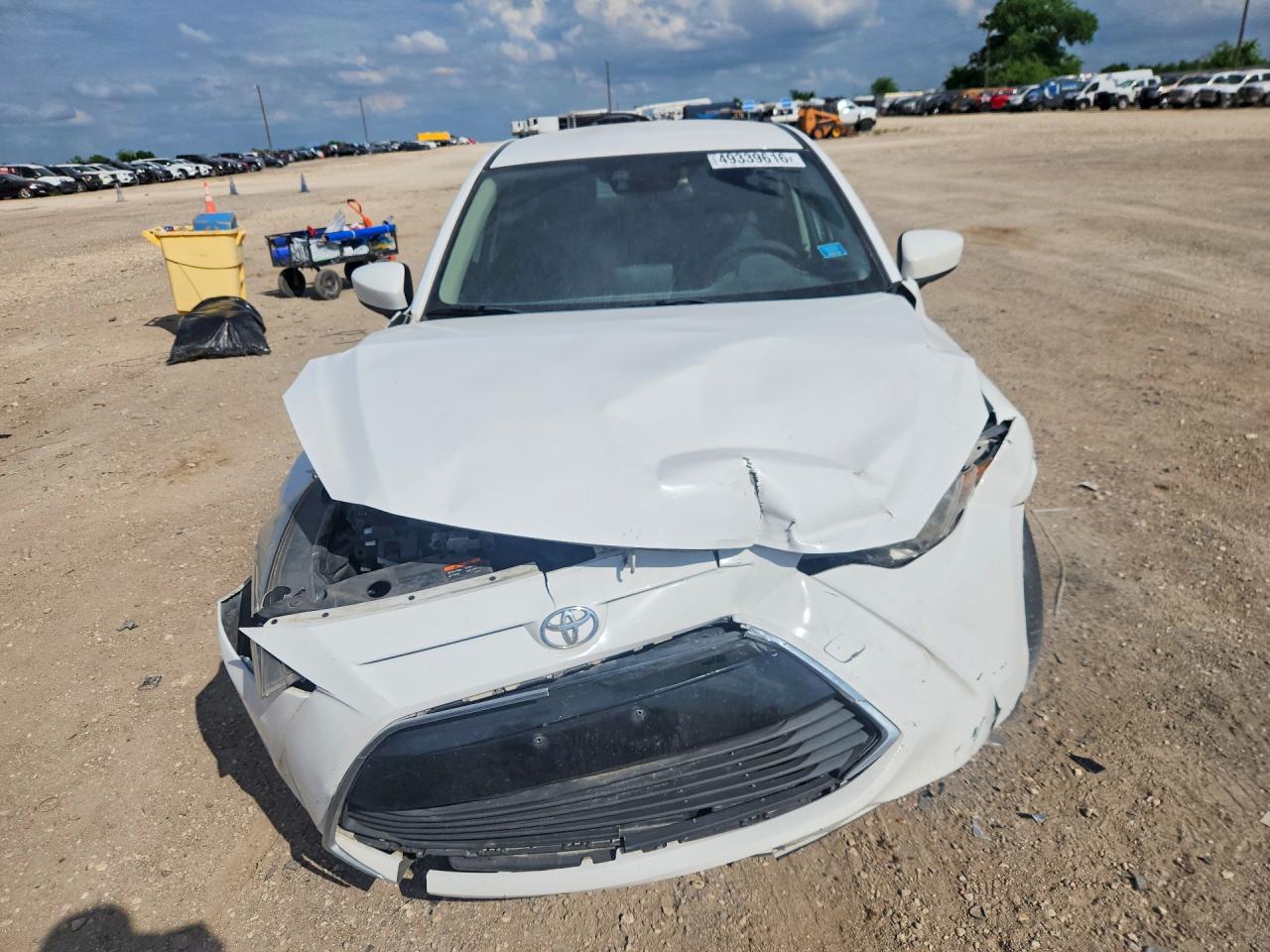Toyota Yaris Base
