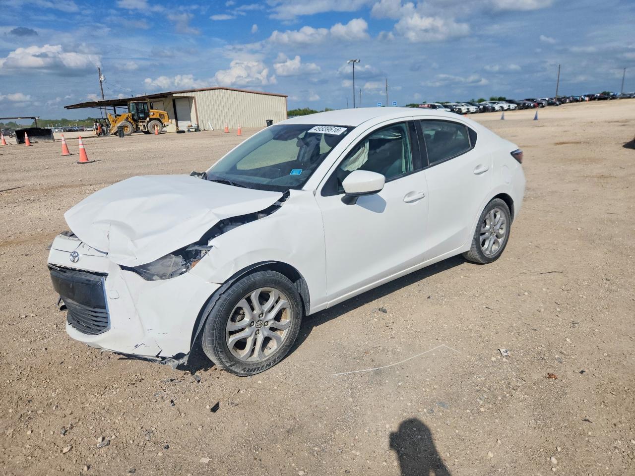 Salvage Toyota Yaris Image