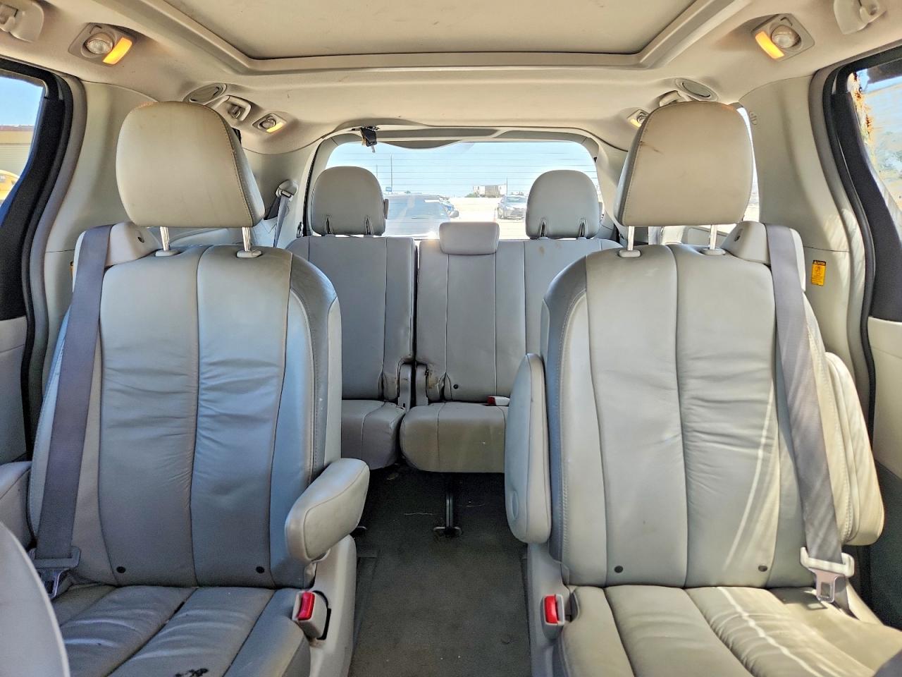 Toyota Sienna Limited 7-passenger