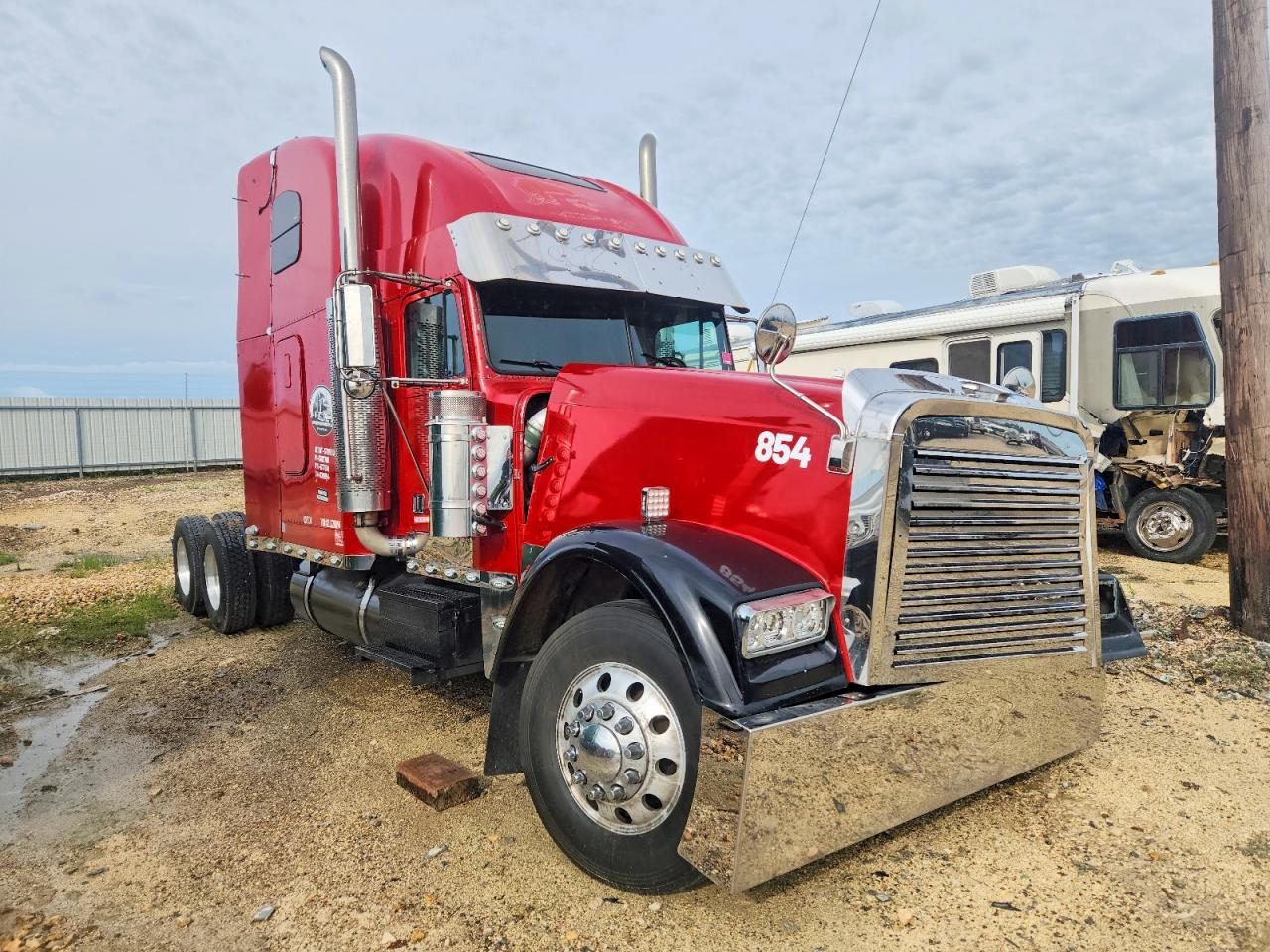 Salvage Freightliner Fld120 Image