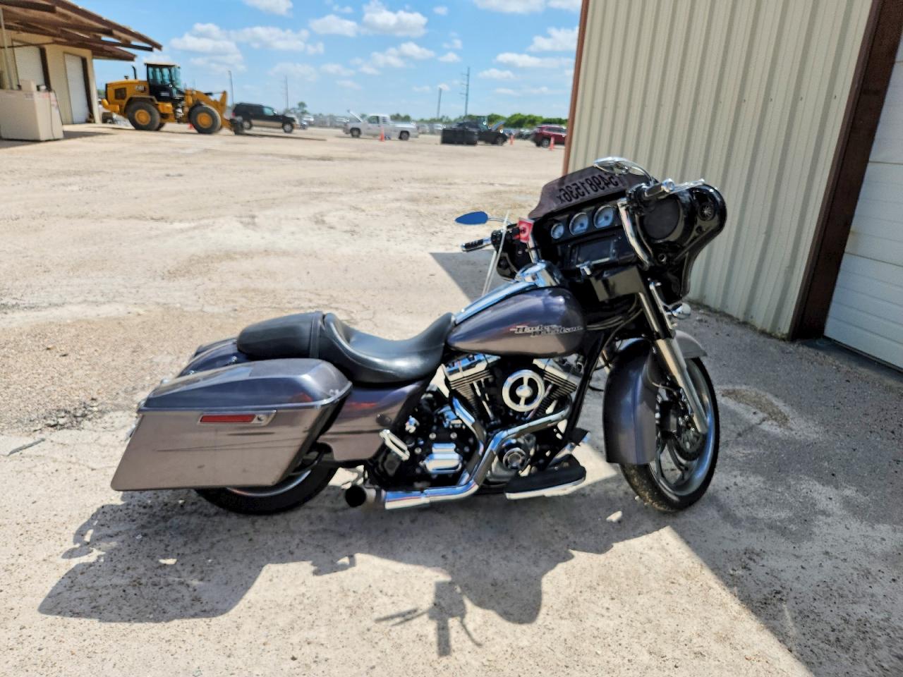 Salvage Harley-Davidson Fl Image