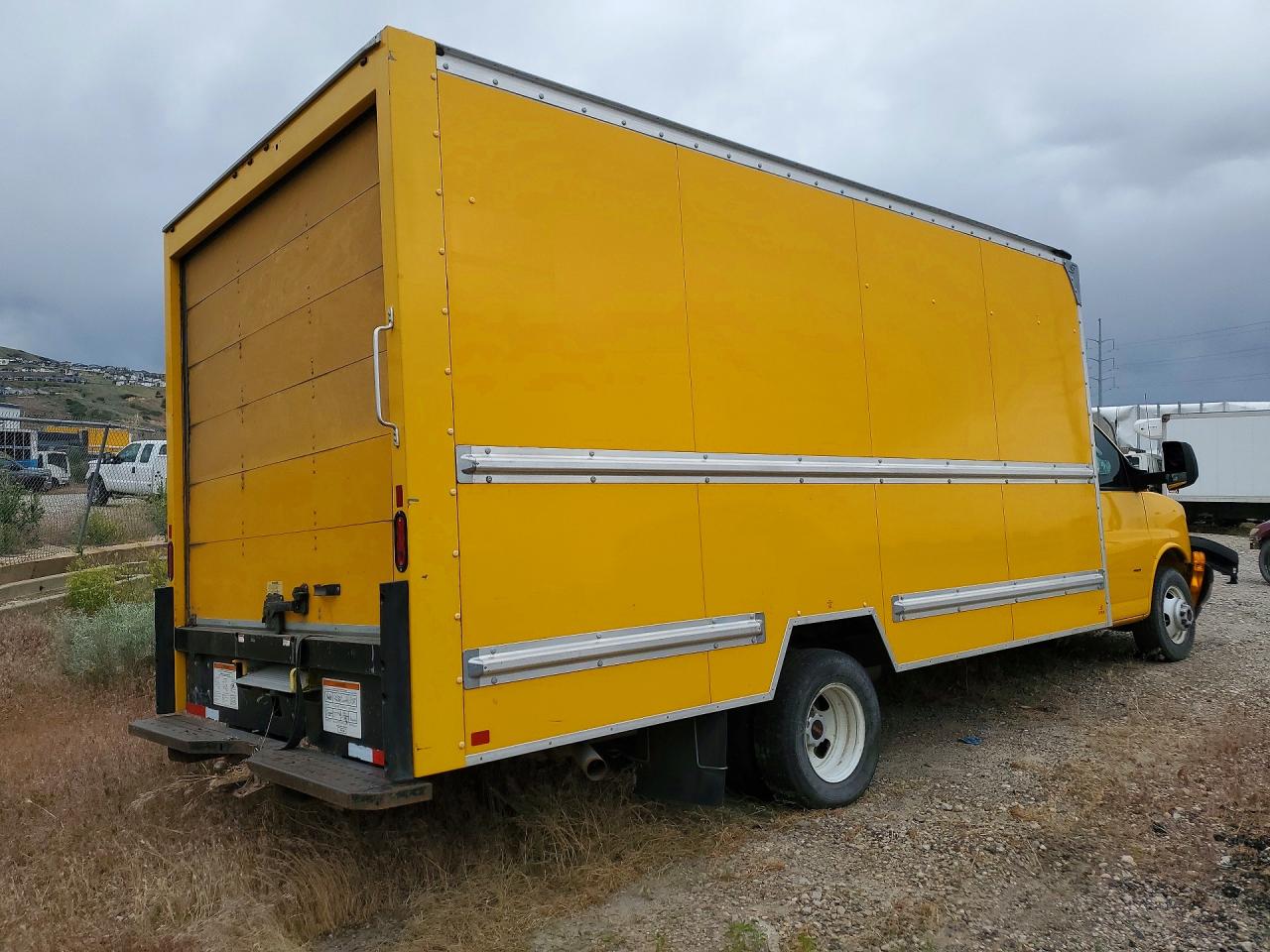 GMC Savana Cutaway G3500