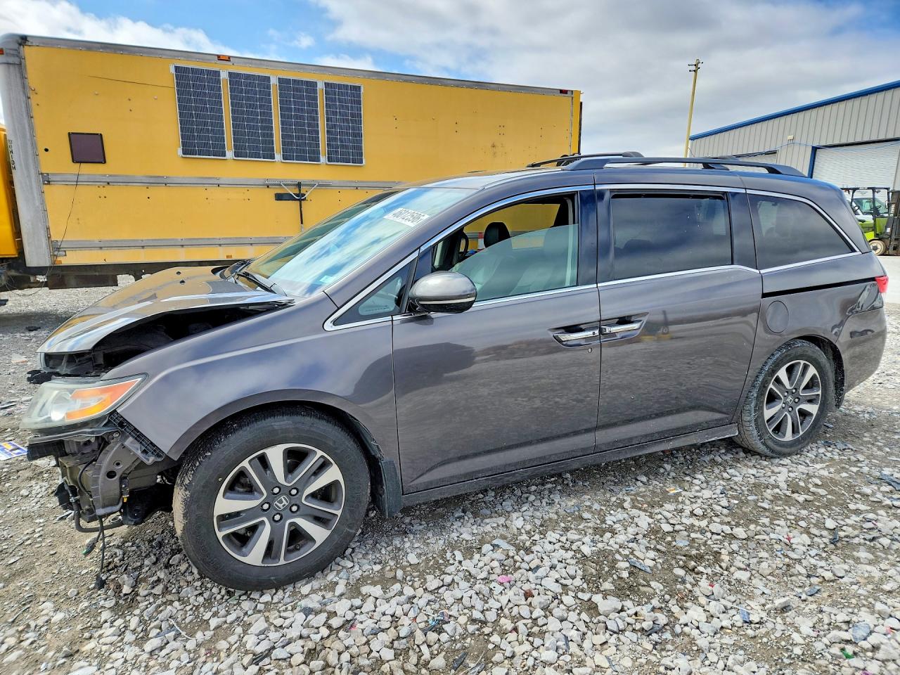 Salvage Honda Odyssey Image