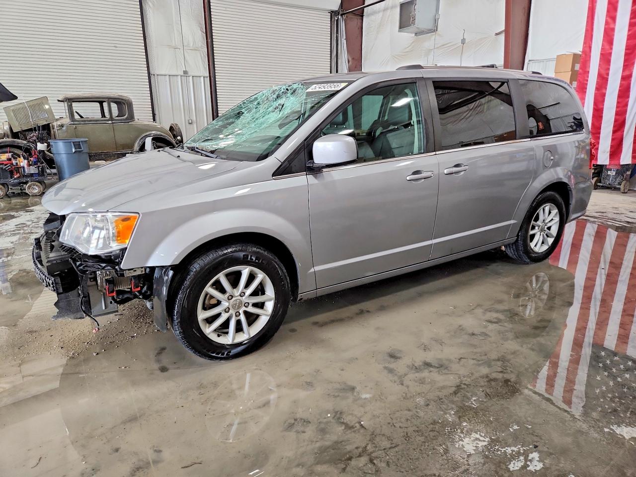Salvage Dodge Caravan Image